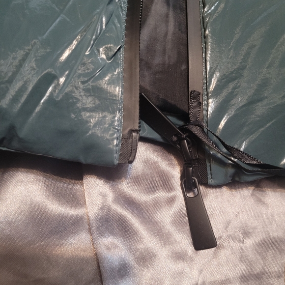 NWT Women's  Insulated Longline Puffer Waterproof Vest, M - Picture 12 of 16